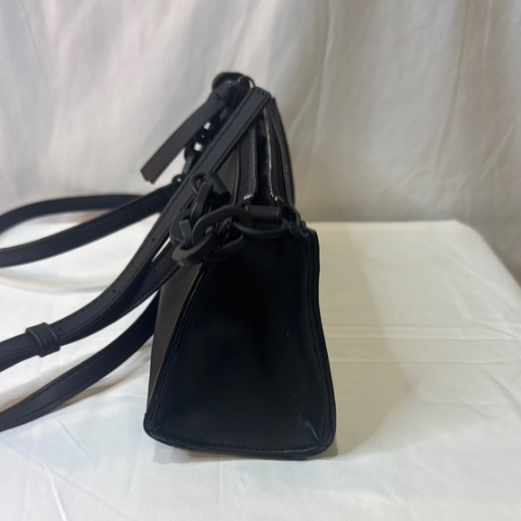 Simply Vera Vera Wang Elegant Black Handbag - Picture 8 of 13